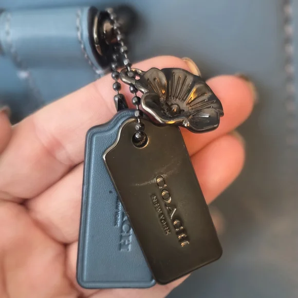 Coach Swagger With Tea Roses - Picture 7 of 15